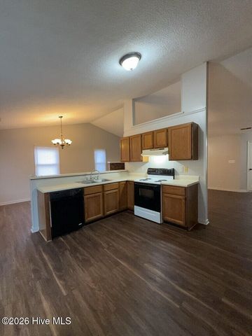 2694 Idlebrook Circle, Midway Park, NC 28544