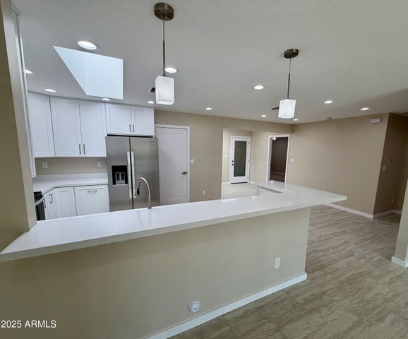 2535 E BLUEFIELD Avenue, Phoenix, AZ 85032