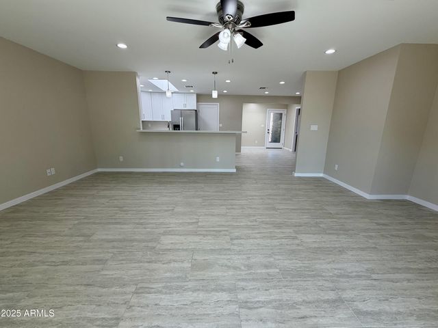 2535 E BLUEFIELD Avenue, Phoenix, AZ 85032