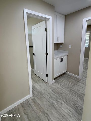 2535 E BLUEFIELD Avenue, Phoenix, AZ 85032