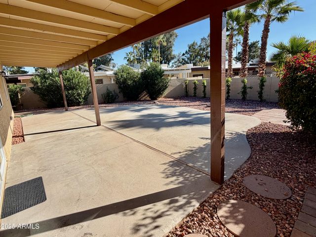 2535 E BLUEFIELD Avenue, Phoenix, AZ 85032