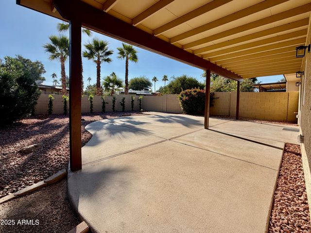 2535 E BLUEFIELD Avenue, Phoenix, AZ 85032