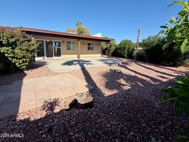 2535 E BLUEFIELD Avenue, Phoenix, AZ 85032