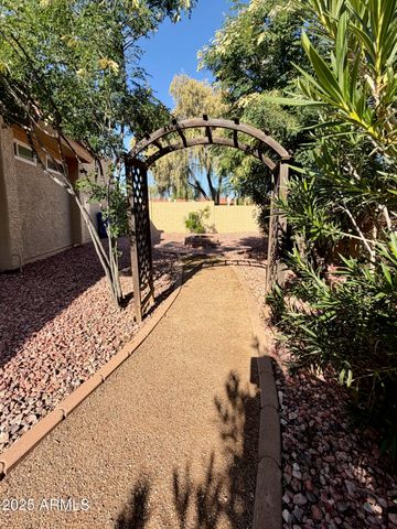 2535 E BLUEFIELD Avenue, Phoenix, AZ 85032