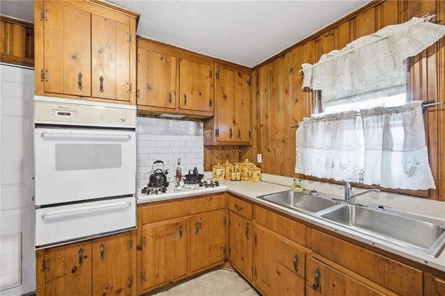 2041 Austell SW Road, Marietta, GA 30008