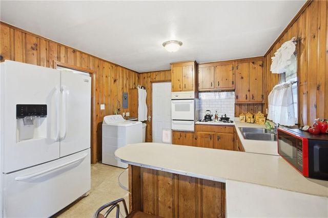 2041 Austell SW Road, Marietta, GA 30008