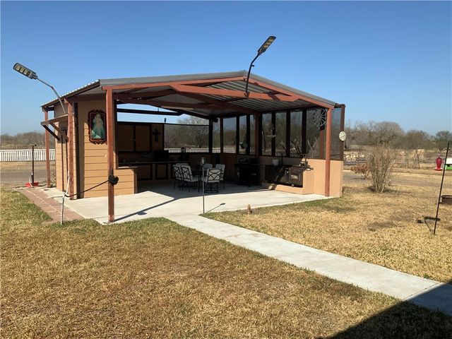 894 COUNTY ROAD 465, Alice, TX 78332