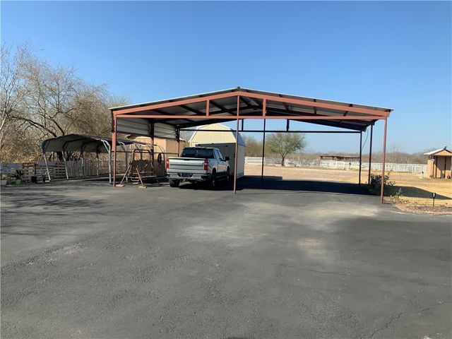 894 COUNTY ROAD 465, Alice, TX 78332