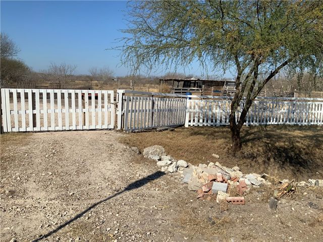 894 COUNTY ROAD 465, Alice, TX 78332