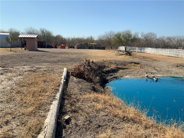894 COUNTY ROAD 465, Alice, TX 78332