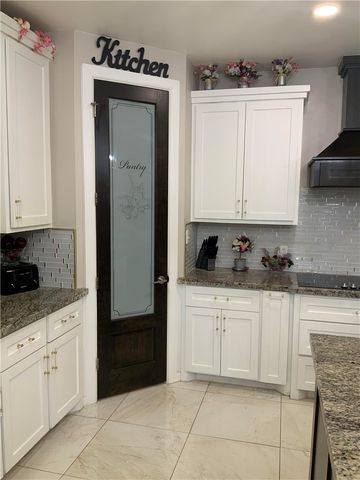 894 COUNTY ROAD 465, Alice, TX 78332