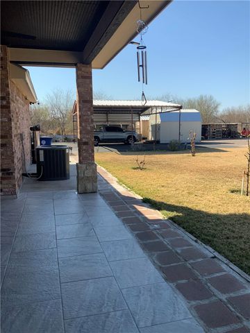 894 COUNTY ROAD 465, Alice, TX 78332