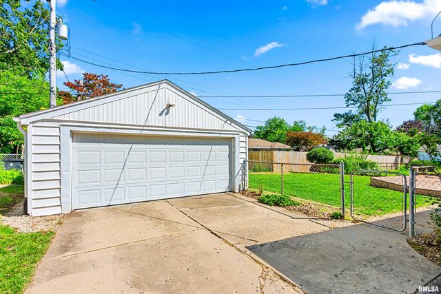 4204 N DEVON Lane, Peoria, IL 61614