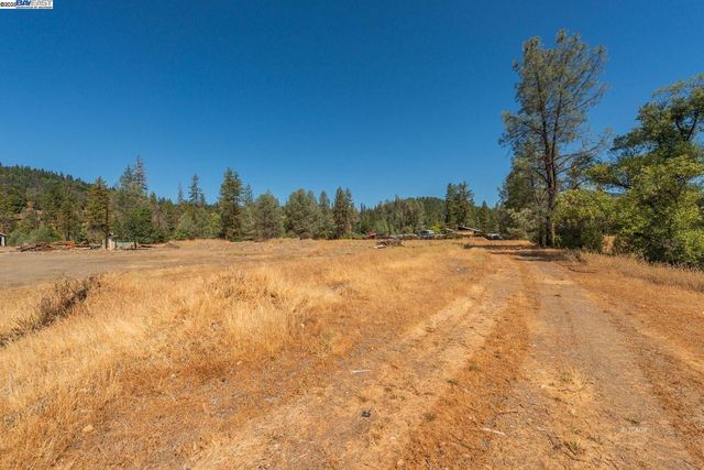 30661 State Hwy 3, Douglas City, CA 96024