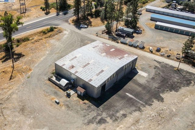 30661 State Hwy 3, Douglas City, CA 96024