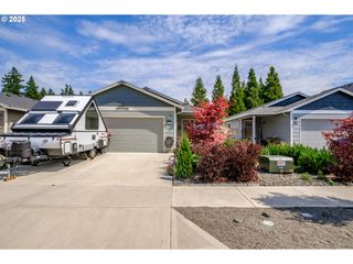 218 Ne WHISPERING CLIFF Ct, Mc Minnville, OR 97128
