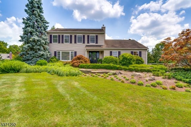 7 Post Ct, Hillsborough Twp., NJ 08844