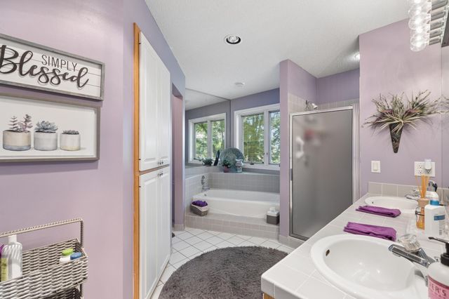 1807 Timberline Trail, Minnetonka, MN 55305