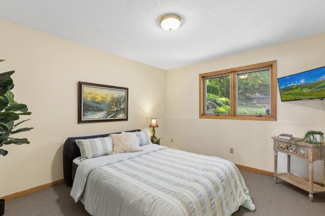 1807 Timberline Trail, Minnetonka, MN 55305