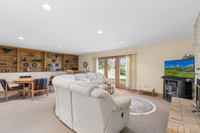 1807 Timberline Trail, Minnetonka, MN 55305