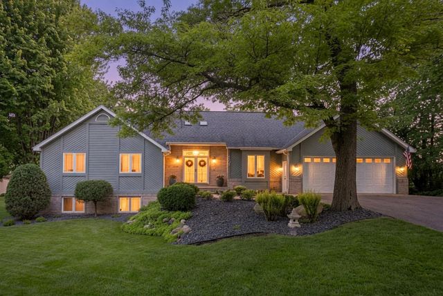 1807 Timberline Trail, Minnetonka, MN 55305
