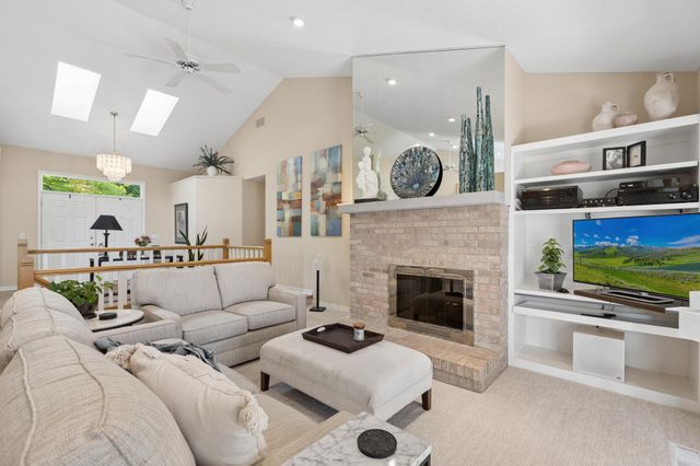 1807 Timberline Trail, Minnetonka, MN 55305