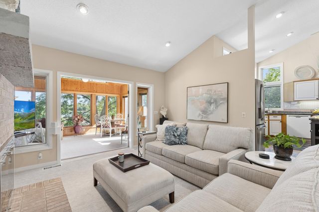 1807 Timberline Trail, Minnetonka, MN 55305