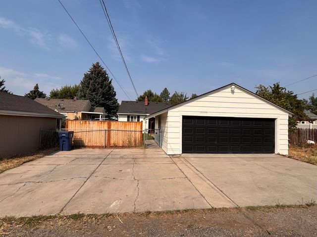 5122 N Stevens St, Spokane, WA 99205