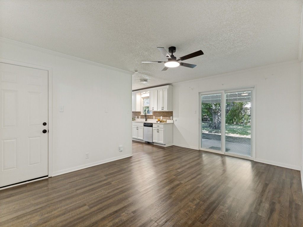 6924 Richardson Drive, Watauga, TX 76148 — photo 2