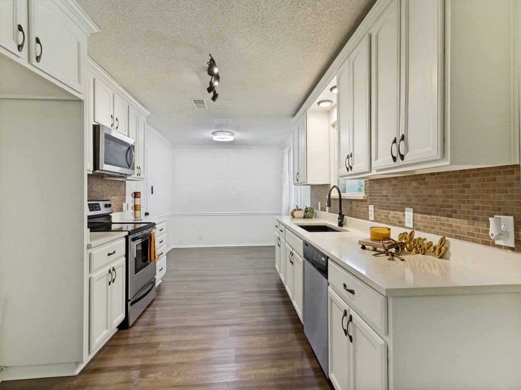 6924 Richardson Drive, Watauga, TX 76148 — photo 3