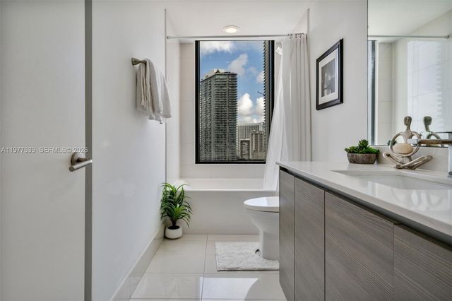 460 NE 28th St 1901, Miami, FL 33137