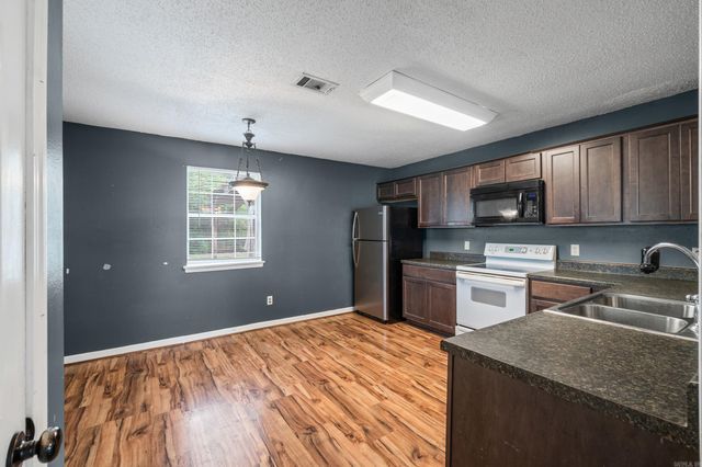 31 Hartwell Circle, Searcy, AR 72142