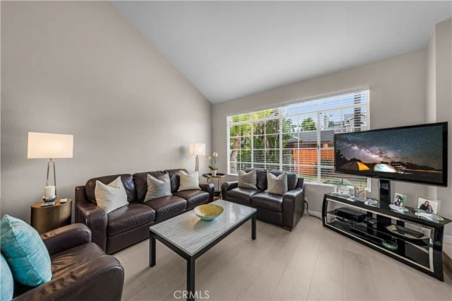 2537 Orange Avenue D, Costa Mesa, CA 92627