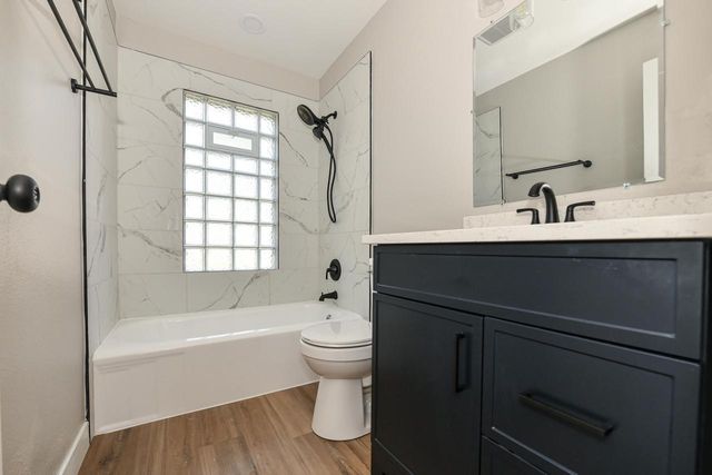 2177 S 64th STREET, West Allis, WI 53219