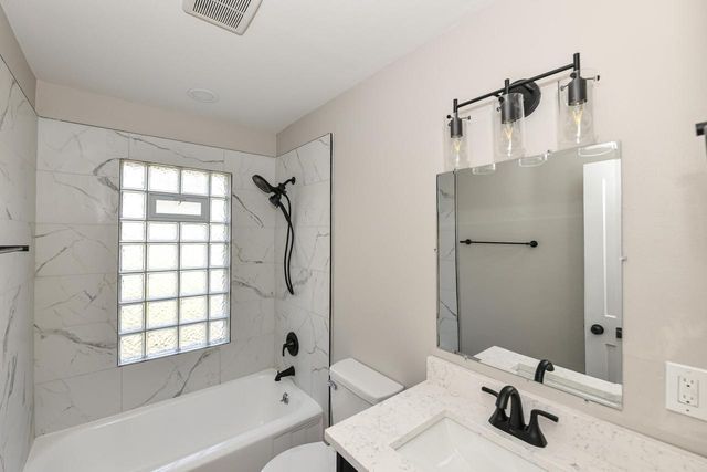 2177 S 64th STREET, West Allis, WI 53219