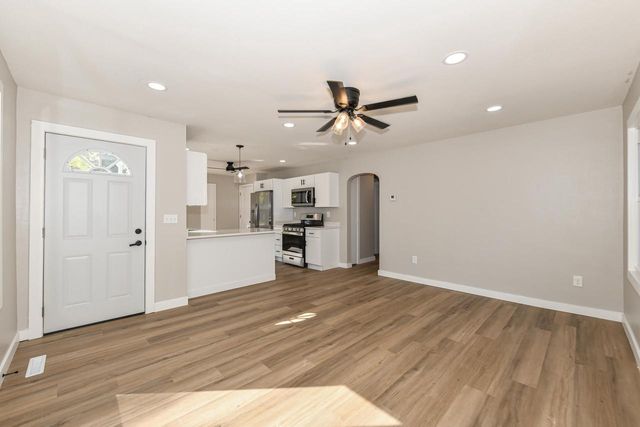 2177 S 64th STREET, West Allis, WI 53219
