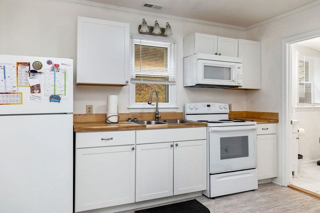 1623 E MAIN ST, Waynesboro, VA 22980