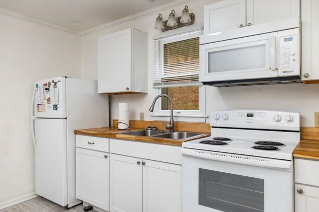 1623 E MAIN ST, Waynesboro, VA 22980