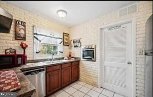 32 PALFREY LN, Willingboro, NJ 08046