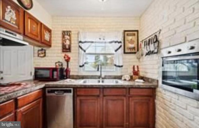 32 PALFREY LN, Willingboro, NJ 08046