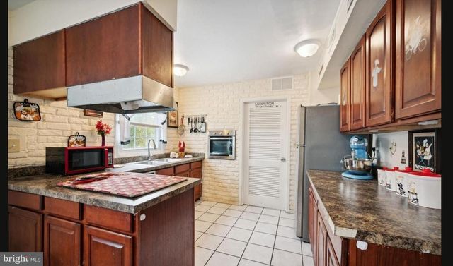 32 PALFREY LN, Willingboro, NJ 08046