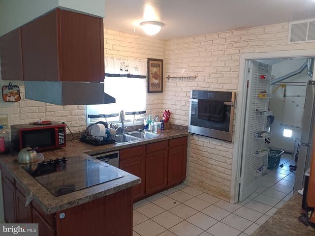 32 PALFREY LN, Willingboro, NJ 08046