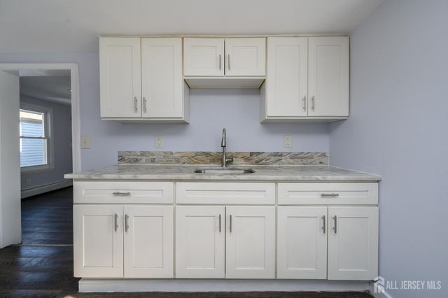 74 Albert Street, Woodbridge Proper, NJ 07095