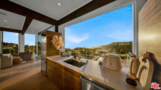 2915 Tuna Canyon Road, Topanga, CA 90290