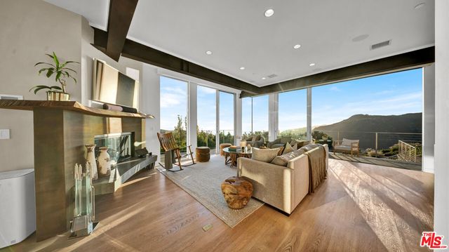 2915 Tuna Canyon Road, Topanga, CA 90290