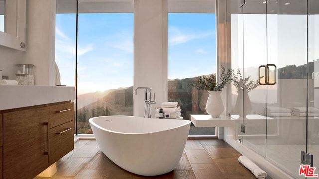2915 Tuna Canyon Road, Topanga, CA 90290