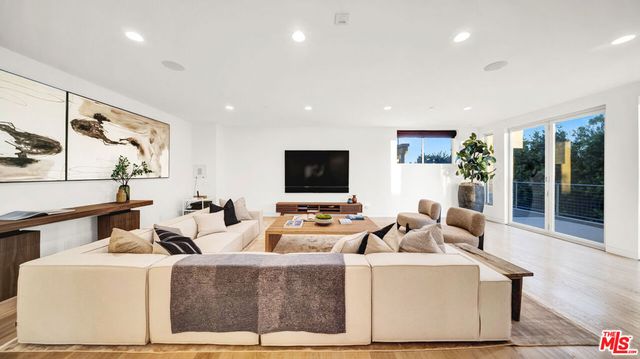 2915 Tuna Canyon Road, Topanga, CA 90290