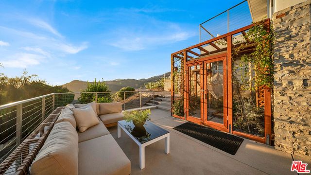 2915 Tuna Canyon Road, Topanga, CA 90290