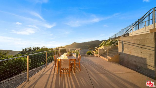 2915 Tuna Canyon Road, Topanga, CA 90290