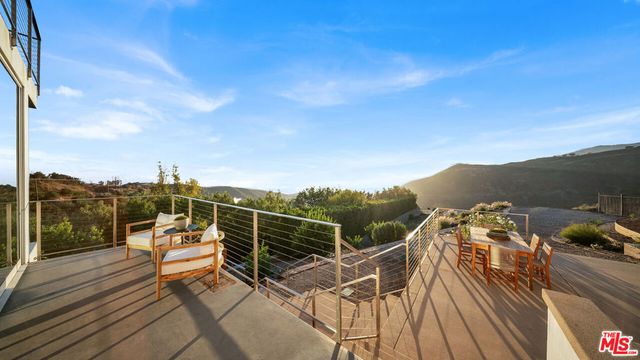2915 Tuna Canyon Road, Topanga, CA 90290